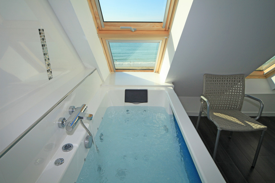 Pricate jacuzzi and seaview