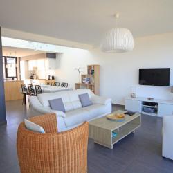 Salon avec TV Satellite et wifi gratuit