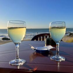 Terrasse du restaurant bar Roch Ar Mor; à 300m de la maison